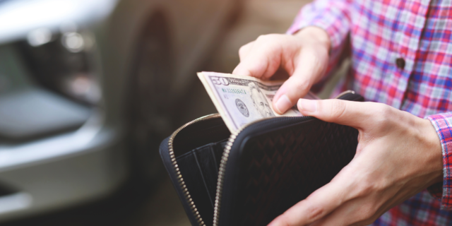 Ohio lawmakers propose bill to require businesses to accept cash