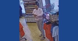 Police searching for suspect who stole over $2,000 of merchandise from Ohio store