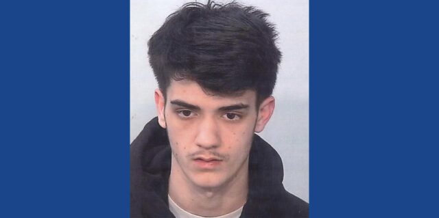 Police searching for wanted fugitive in Indiana
