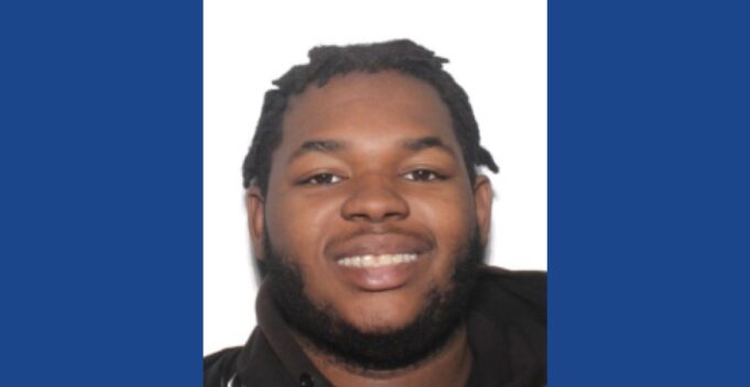 Police searching for wanted fugitive in Kentucky
