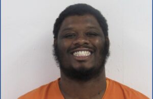 Police searching for wanted fugitive in Ohio