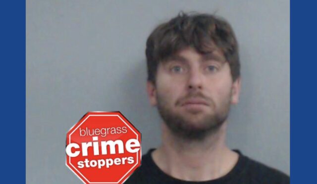 Police searching for wanted fugitive in Kentucky