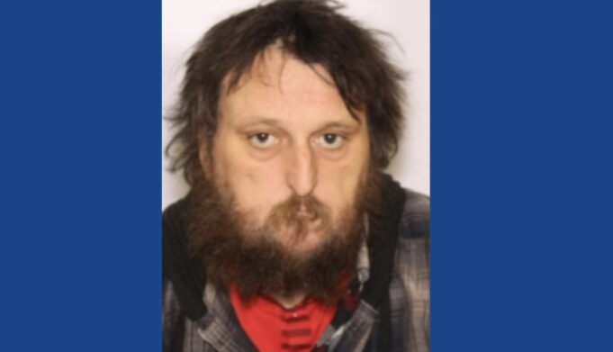 Police searching for wanted fugitive in Ohio