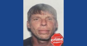 Police searching for wanted fugitive in Kentucky