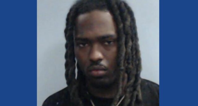 Police searching for wanted fugitive in Kentucky