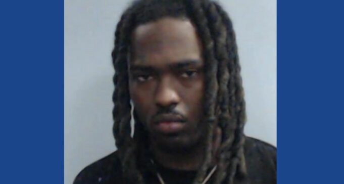 Police searching for wanted fugitive in Kentucky
