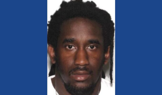 Police searching for wanted fugitive in Kentucky