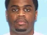 U.S. Marshals searching for wanted fugitive in Texas