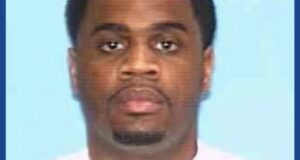 U.S. Marshals searching for wanted fugitive in Texas
