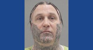 Police searching for wanted fugitive in Illinois