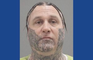 Police searching for wanted fugitive in Illinois