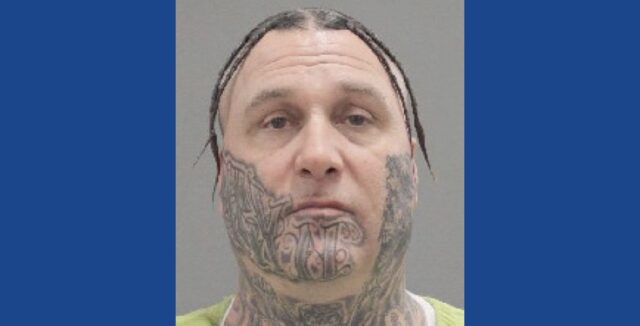 Police searching for wanted fugitive in Illinois
