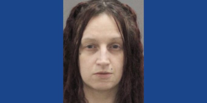 Police searching for wanted fugitive in Illinois