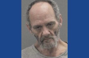 Police searching for wanted fugitive in Illinois