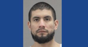 Police searching for wanted fugitive in Illinois