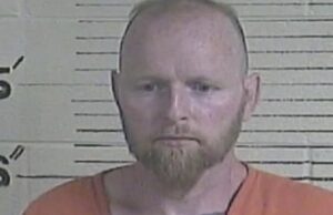 Police searching for escaped inmate in Kentucky