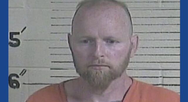 Police searching for escaped inmate in Kentucky