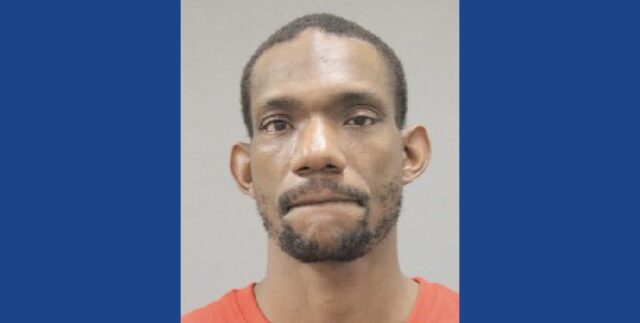 Police searching for wanted fugitive in Illinois