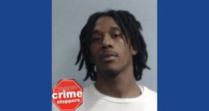 Police searching for wanted fugitive in Kentucky