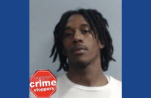 Police searching for wanted fugitive in Kentucky