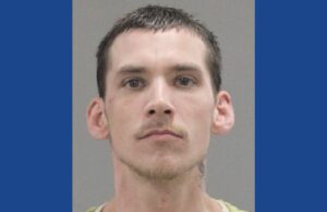 Police searching for wanted fugitive in Illinois