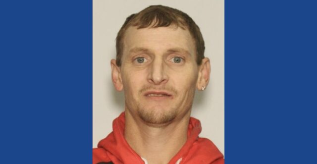 Police searching for wanted fugitive in Ohio