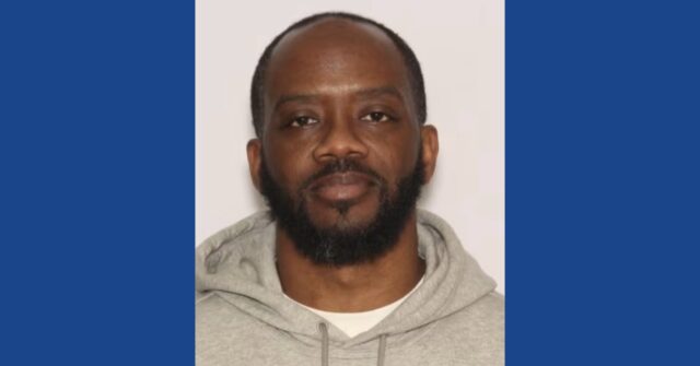 U.S. Marshals searching for wanted murder suspect in Ohio