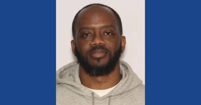 U.S. Marshals searching for wanted murder suspect in Ohio