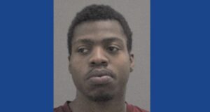 Police searching for wanted fugitive in Illinois