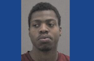 Police searching for wanted fugitive in Illinois