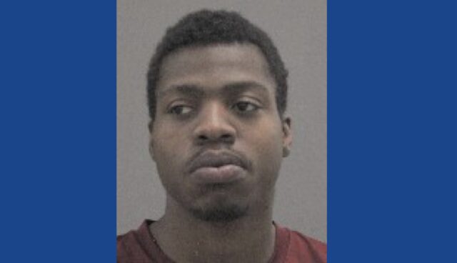 Police searching for wanted fugitive in Illinois