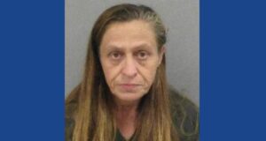 Police searching for wanted fugitive in Illinois