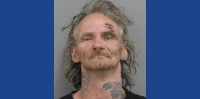 Police searching for wanted fugitive in Illinois