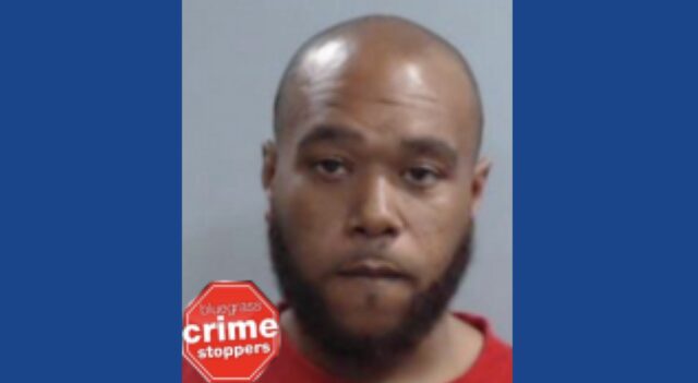 Police searching for wanted fugitive in Kentucky