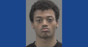 Police searching for wanted fugitive in Illinois