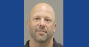 Police searching for wanted fugitive in Illinois