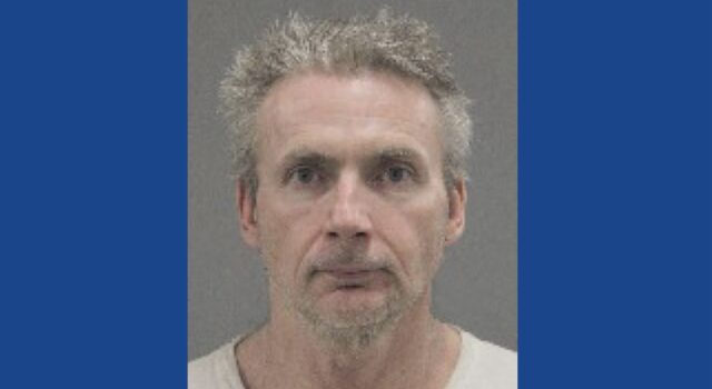 Police searching for wanted fugitive in Illinois