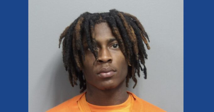 Police searching for wanted fugitive in Ohio