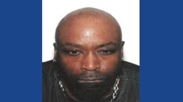 Police searching for wanted fugitive in Kentucky