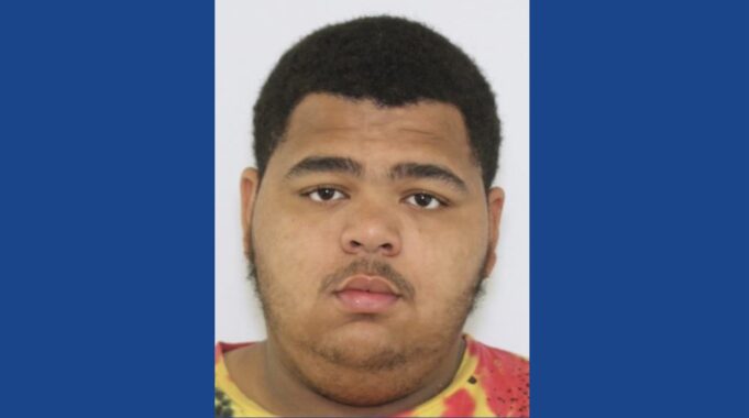 Police searching for wanted fugitive in Ohio