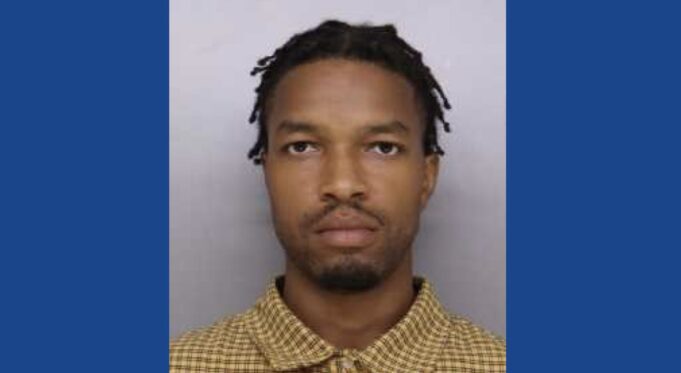 Police searching for wanted fugitive in Ohio