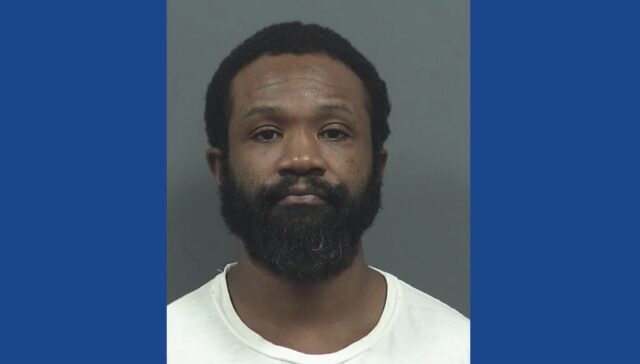 Police searching for wanted fugitive in Florida