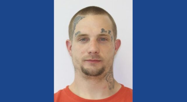 Police searching for wanted fugitive in Ohio