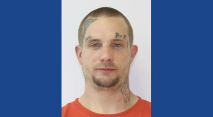 Police searching for wanted fugitive in Ohio