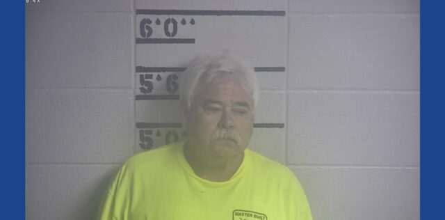 One person dead, one arrested following vehicle crash in Kentucky