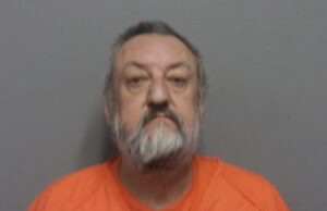 Police searching for wanted fugitive in Ohio