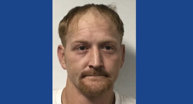 Police searching for wanted fugitive in Alabama