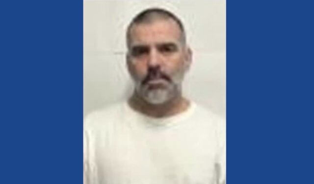 Police searching for wanted burglary suspect in Kentucky