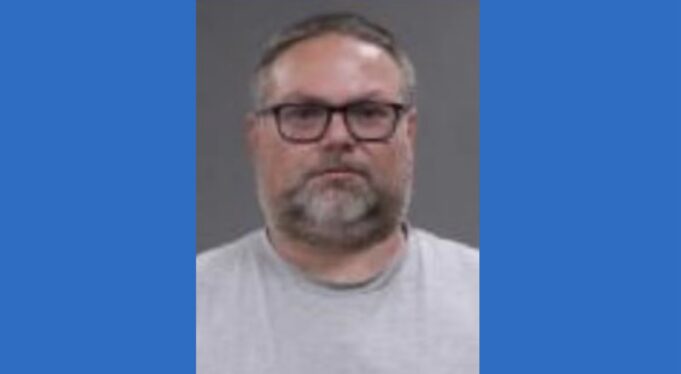 One person arrested for exposing himself at Ohio store