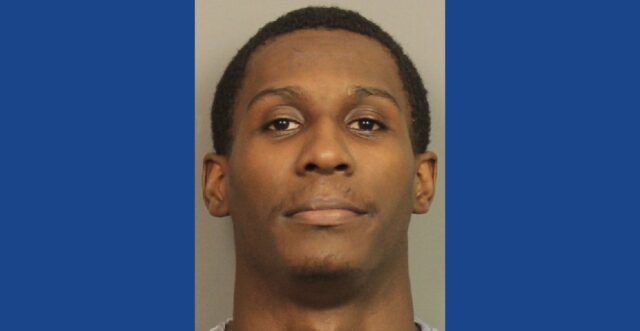 Police searching for wanted fugitive in Alabama
